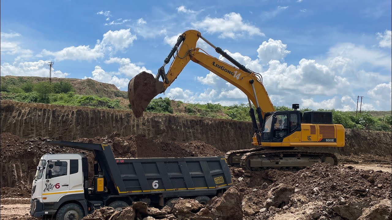 LiuGong Excavator 950E Working In Coal Mines