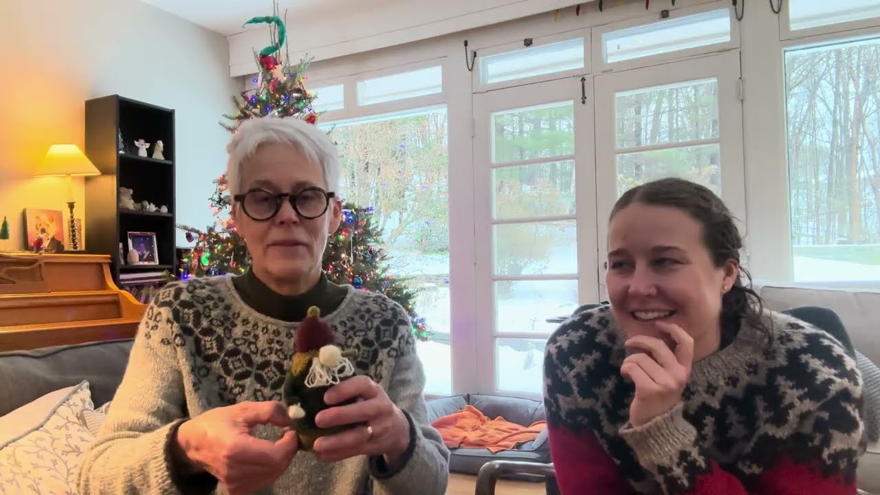 Выпуск 198 подкаста «Вязание за маленьким столиком»: с участием Лизы, Мишель и Хоббса!