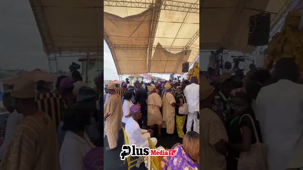 Церемония коронации Оба Рашиди Адеволу Ладохи Олубадана Ибадана лАруса 1