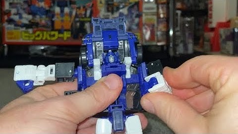 How to transform deluxe Transformers generations selects deep cover video. War for cybertron