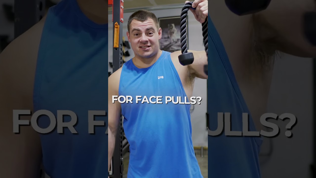 Don’t have a cable machine? Try these banded facepulls to train your upper back and rear delts!