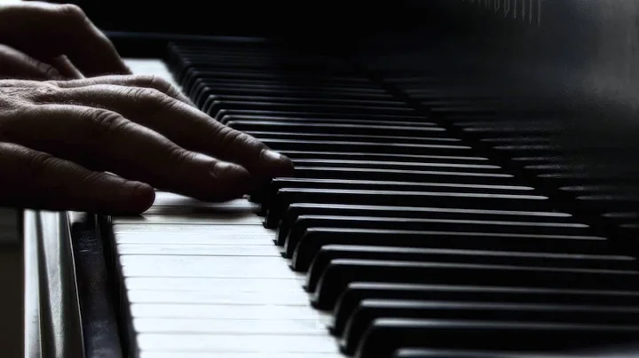 Tzvi Erez plays Bach: Prelude 1 in C Major BWV 846...