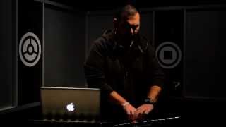 Massimo D'Ambra Performing 'Milestep' on MASCHINE STUDIO  & KOMPLETE ULTIMATE 9