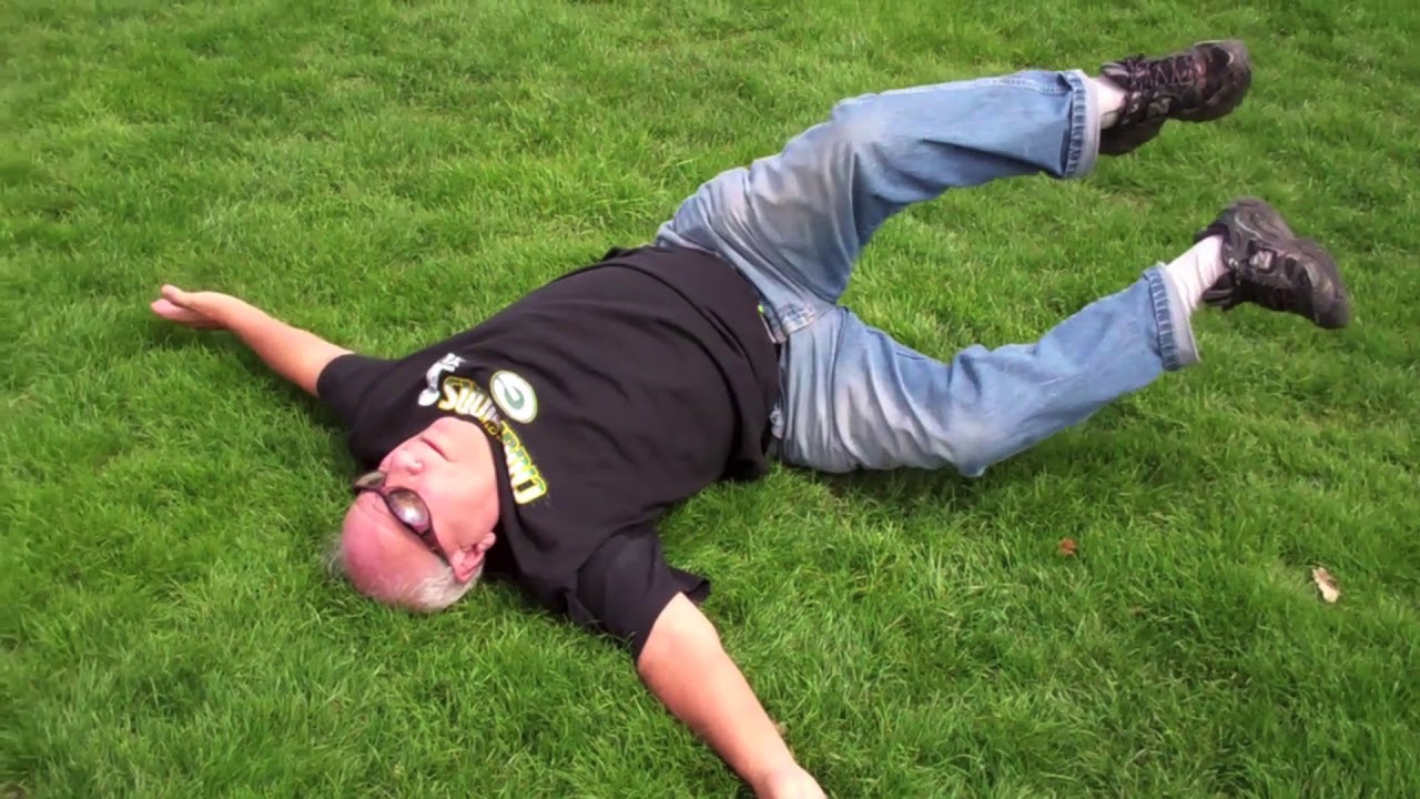 Quick Beginner Morning Stretch with Mr Bob (dad) yoga para niños