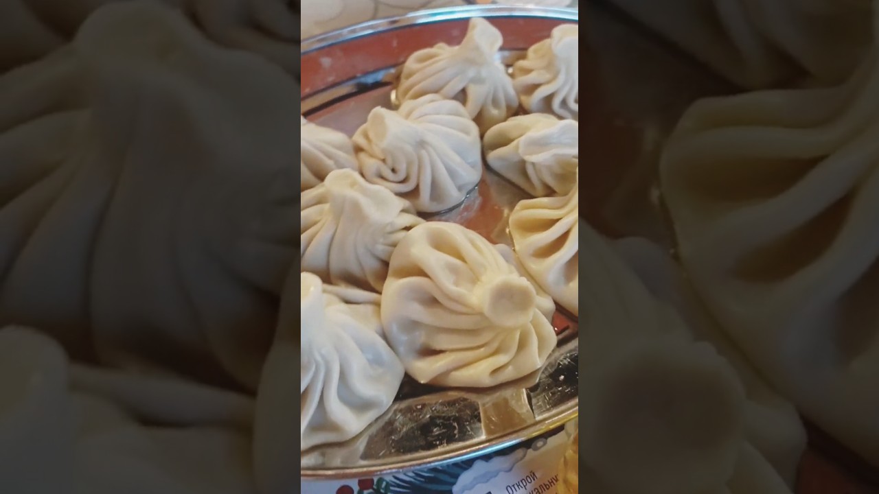 How to eat Khinkali right 👌 Как правильно есть хинкали 