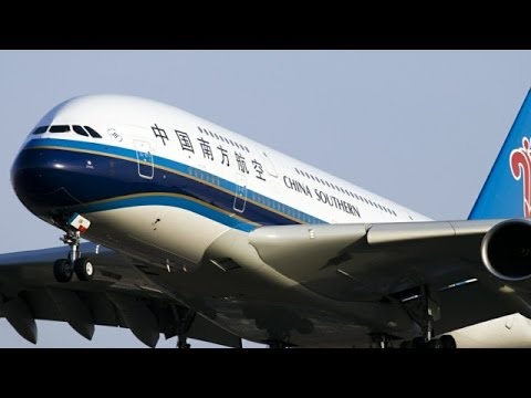 nma.tv | http Passengers on a China Southern airlines flight had a lucky escape after their plane plummeted 4000m 20 minutes after take off. Flight CZ3496 from Kunming to Zhengzhou dropped from 7000m to 3000m causing passengers much distress, although no injuries were reported.