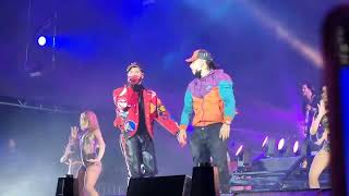 Anuel en concierto, Lima - Perú - fan sube al escenario 2022