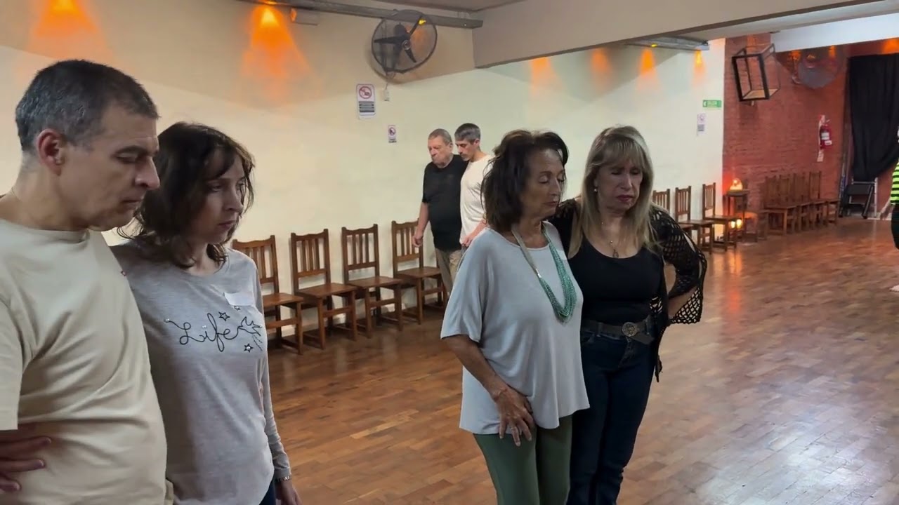 𝐁𝐫𝐢𝐝𝐠𝐞𝐬 𝐨𝐟 𝐍𝐨𝐭𝐞𝐬 𝐚𝐧𝐝 𝐒𝐢𝐥𝐞𝐧𝐜𝐞 - 𝐏𝐮𝐞𝐧𝐭𝐞𝐬 𝐝𝐞 𝐍𝐨𝐭𝐚𝐬 𝐲 𝐒𝐢𝐥𝐞𝐧𝐜𝐢𝐨𝐬