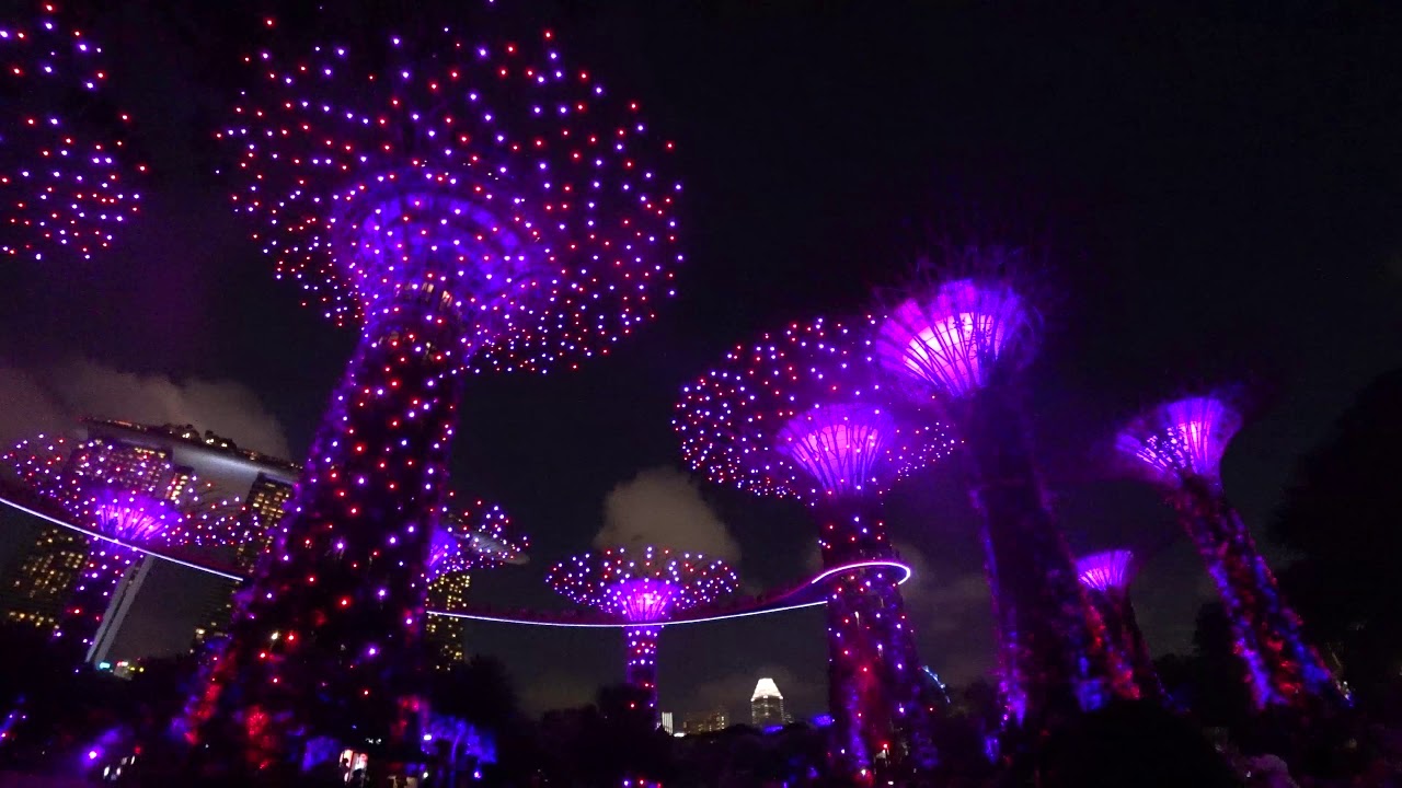 가든스 바이 더 베이 슈퍼트리쇼!! Supertree Grove, Gardens by the bay in Singapore 렌즈로 담을 수 없드아~