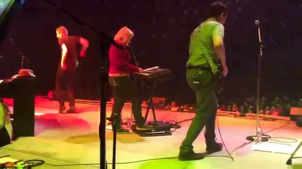 Belle & Sebastian "I'm a Cuckoo" line at Berkeley's Greek Theater, April 12, 2015 - YouTube Jess Barron