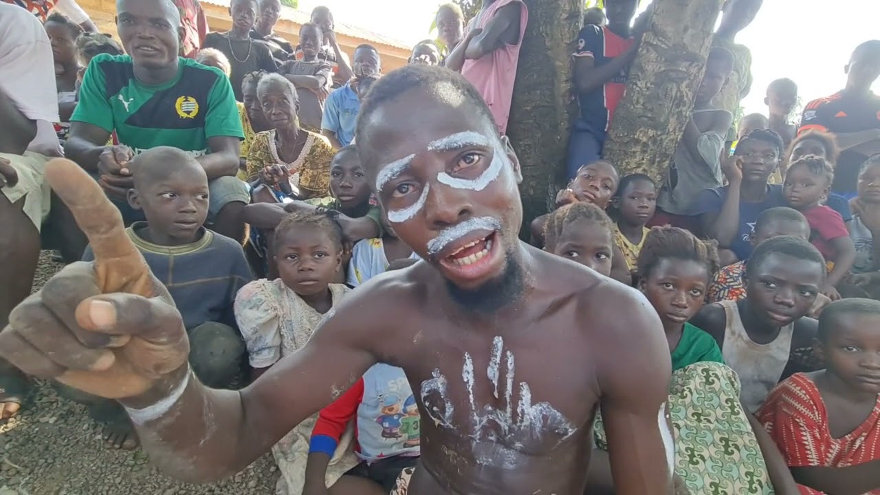 سادن الصنم يتلوى على الأرض حزنا على فراق الصنم ،، ثم أسلم