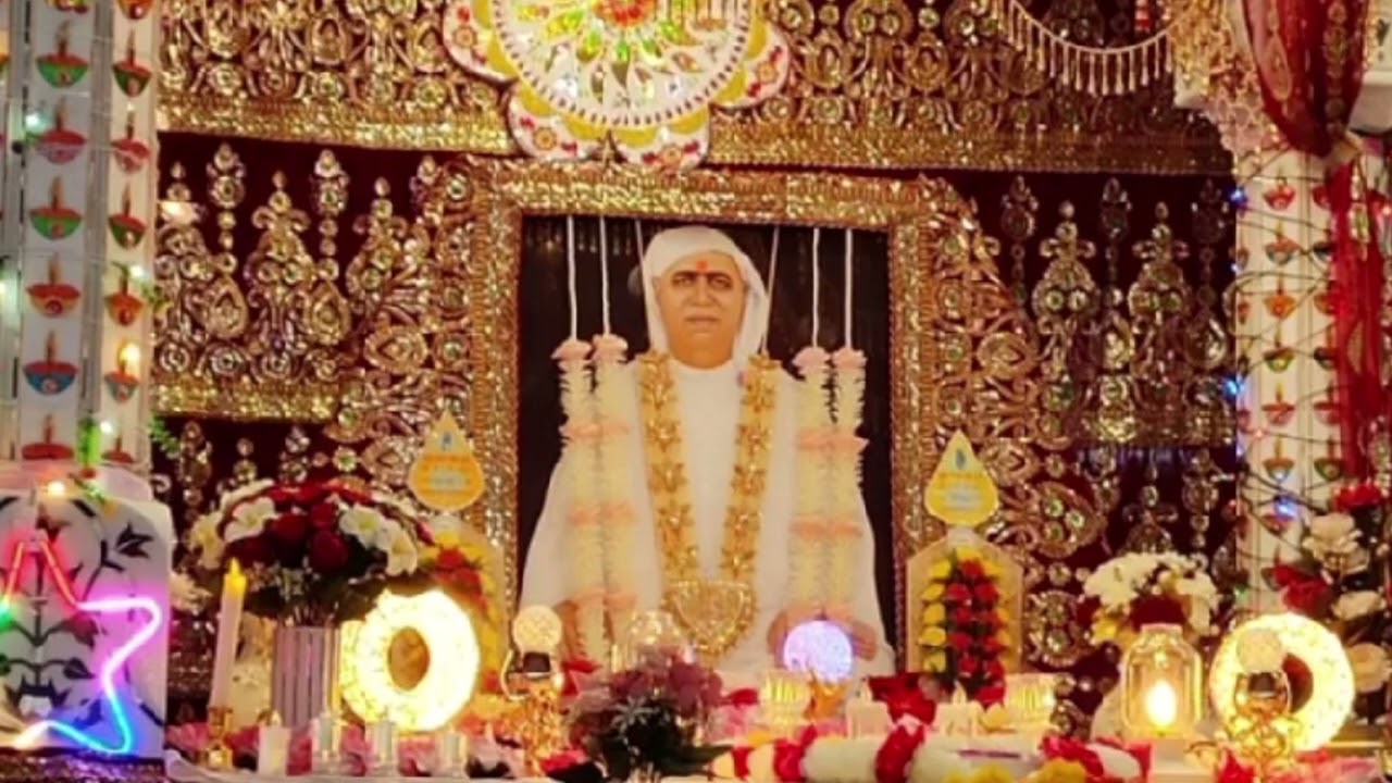 “Is duniya mein sache sukh ka khola bhandar mere Prabhu ne… ♥️ 