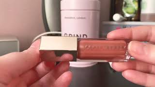 Lo-Fi ASMR: Tapping on Fenty Gloss Bomb screenshot 2