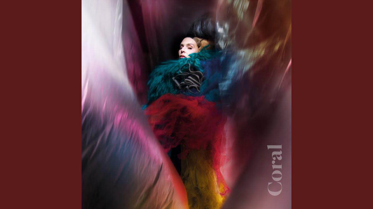 在 YouTube 上观看 Infinita 在 YouTube 上观看 Infinita