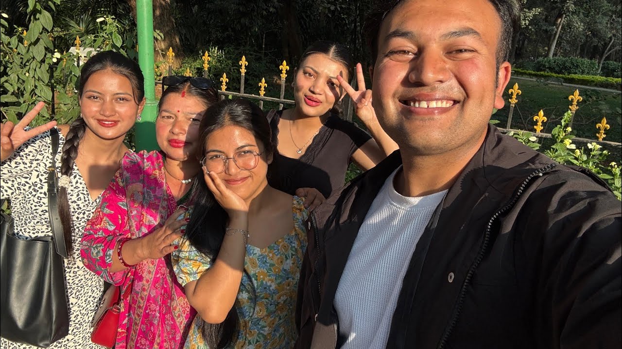  A day out in bangalore, exploring #cubbon park and #Church street with My mom sis and her friends 🤗