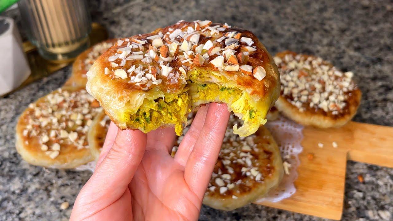 فطائر محشية في المقلاة بمذاق بسطيلة دجاج😍حشوة بنينة وعجين مورق جربيهم لي العشاء سهلين ودغيان توجديهم