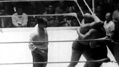 Fritz Von Erich vs "Whipper" Billy Watson wrestlin...