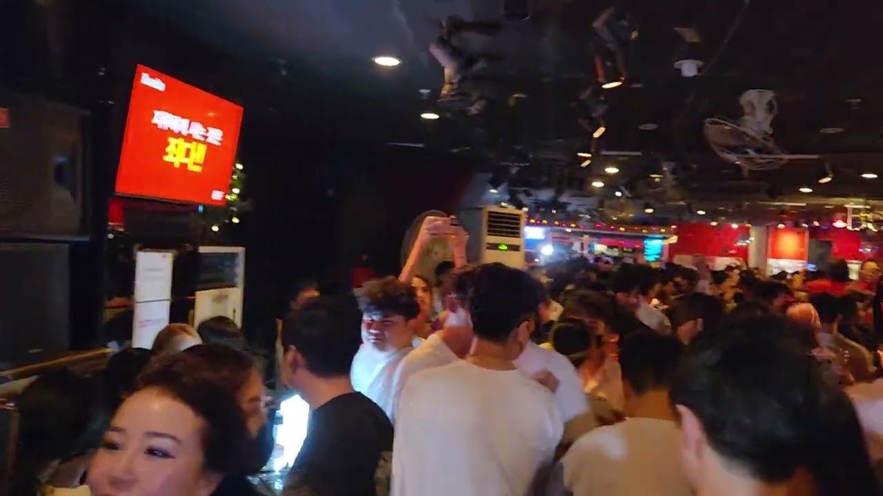 WORLDSTAR DJ TRONKY IN BONITA LATIN CLUB, HONGDAE, SEOUL, KOREA