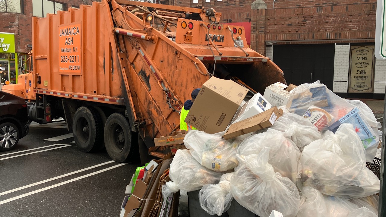 Garbage Truck Packing Massive Heavy & Wet Commercial Trash Piles | Jamaica Ash Mack RD / Leach 2R-II