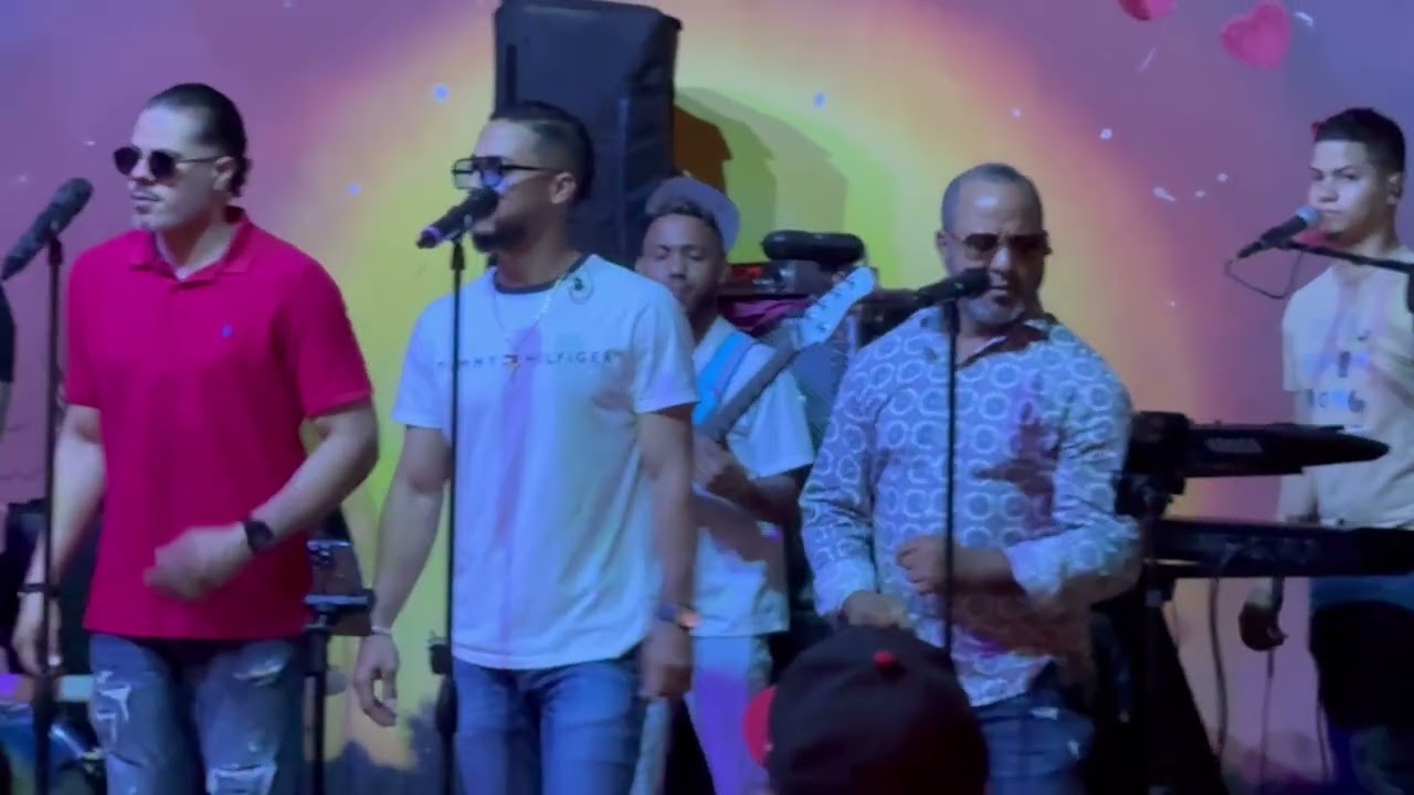 EL GALLO FLORIA (KERUBANDA)