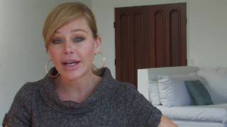 How Apply Makeup for a Celebrity Look- Fashion & Beauty- ModernMom screenshot 4