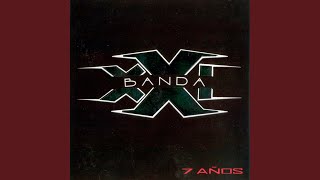 Video thumbnail of "Banda XXI - Me Tiene Enamorado"