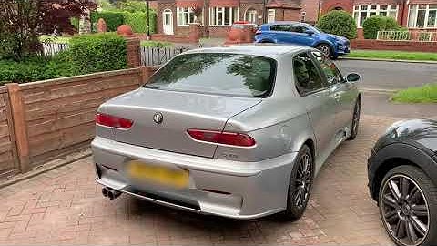 Alfa Romeo 156 GTA start sound and moving off