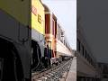 Tren de los 80 volando sobre el Anchurón