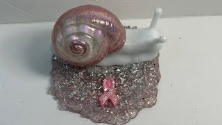 Resin 101: Resin Snail showing support for Breast Cancer Awareness Month, #diyresin #resin