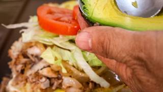 Tortas de Carnitas de Puerco ¡Crujientes por Fuera y Jugosas por Dentro!