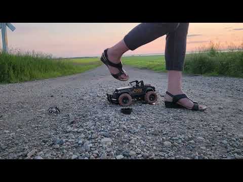 Summer Jeep crush #crushexperiment #rccars #crunchycrushing #asmrcrunch