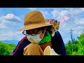 パパが好きすぎて畑作業中もずっとくっ付いて離れない子猫