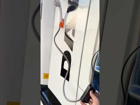 Smart driver make shower 🚛👈🏼 #truckers #truckdriver