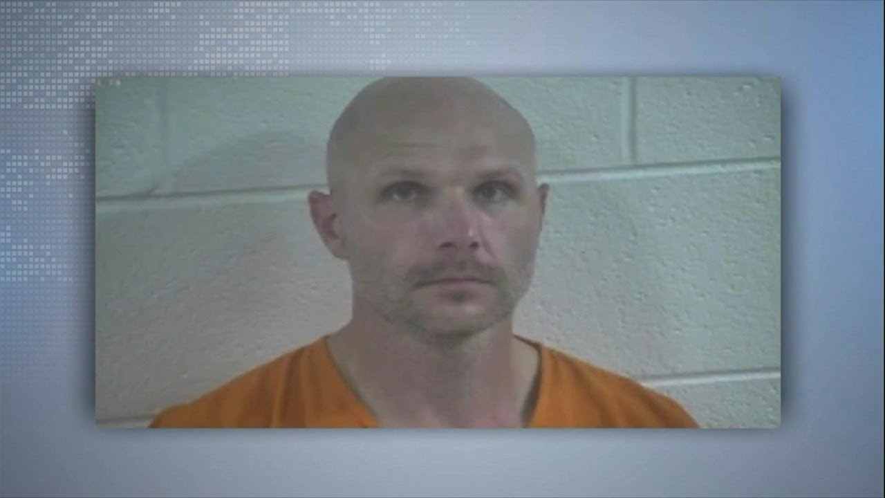 Deputies arrest man after foot chase - YouTube
