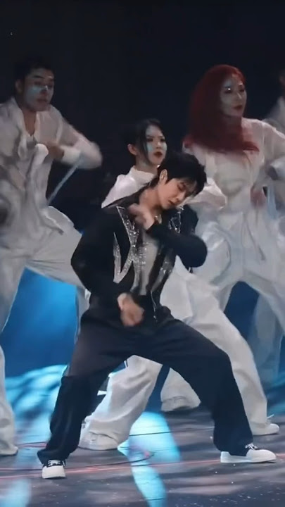 Wang Yibo ~ Somebody else’s arm 💚❤️ #LWJDream #WANGyibo #XiaoZhan