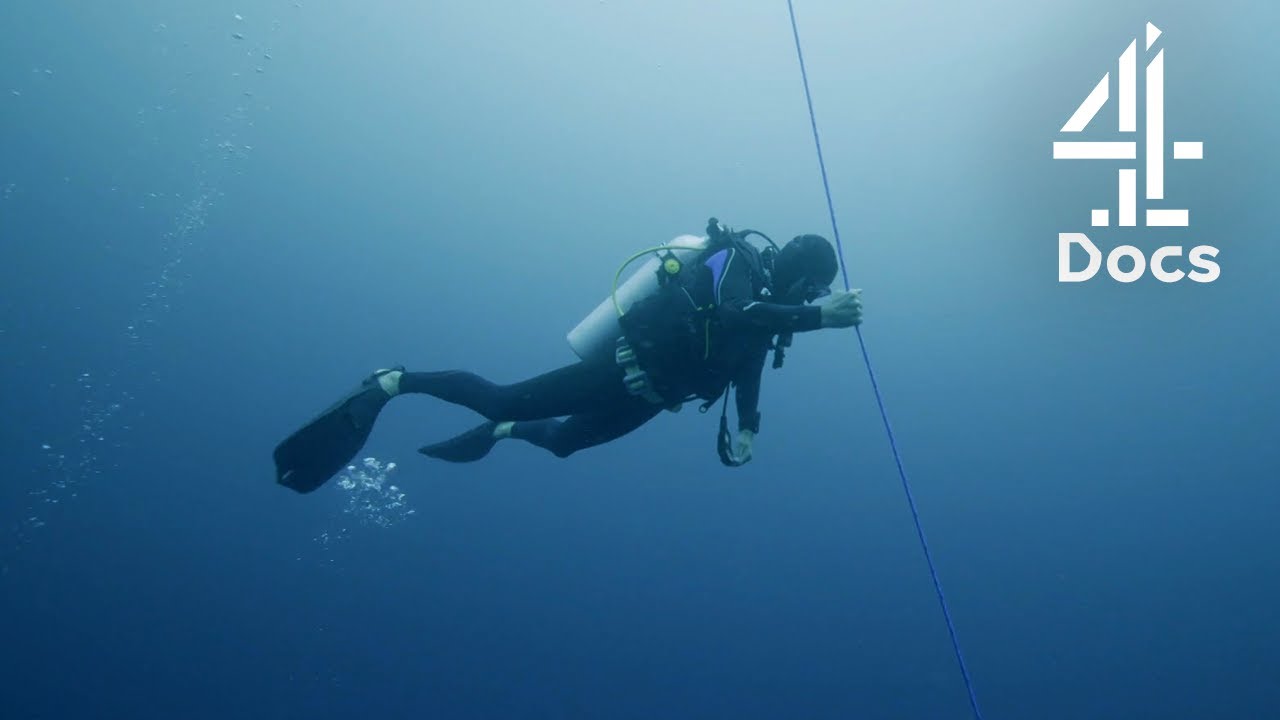 Film backdrop image for What Will They Find During the Deepest Dive to Date in the Galapagos Islands? (2020)
