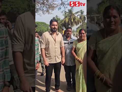 ಫ್ಯಾನ್ಸ್ ಗೆ ಎಷ್ಟು ಗೌರವ ಕೊಡ್ತಾರೆ ನೋಡಿ ಪ್ರಜ್ವಲ್ ದೇವರಾಜ್ #sstv #entertainment #publicresponse #indiana ಫ್ಯಾನ್ಸ್ ಗೆ ಎಷ್ಟು ಗೌರವ ಕೊಡ್ತಾರೆ ನೋಡಿ ಪ್ರಜ್ವಲ್ ದೇವರಾಜ್ #sstv #entertainment #publicresponse #indiana