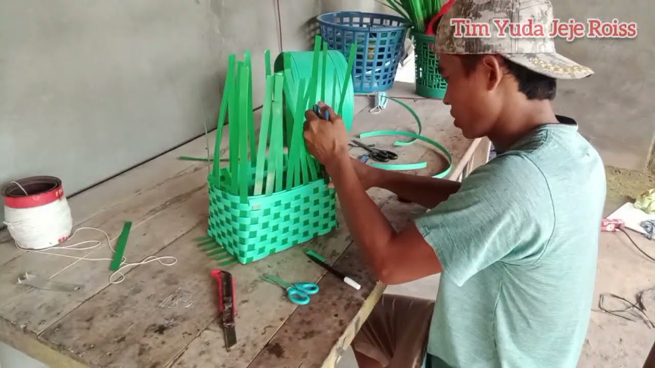 Особую специальность по изготовлению контейнеров для рыбы-папую вы можете освоить дома.