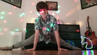 Me Trying To Do The Splits While Singing 22 By Taylor Swift