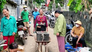 The highland market where difficulties and hardships still exist.
