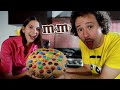 Intentamos hacer una GALLETA GIGANTE de M&M's 🍪🍫