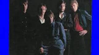 10-Moonlight on the Broken Glass