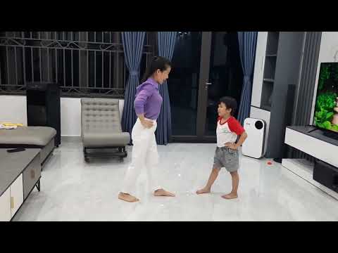 Bật xa tối thiều 50cm (5 - 6 tuổi)