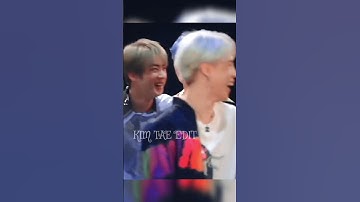 The way taehyung🐻 suddenly change his expression😍 when everyone smiling🥰💜#bts #taehyung #shorts