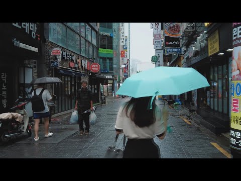 [<strong>4K</strong> <strong>Rain</strong> Walk] 빗속을 거닐면 내 마음이 편안해진다. Walking in the <strong>rain</strong> makes my mind at ease.