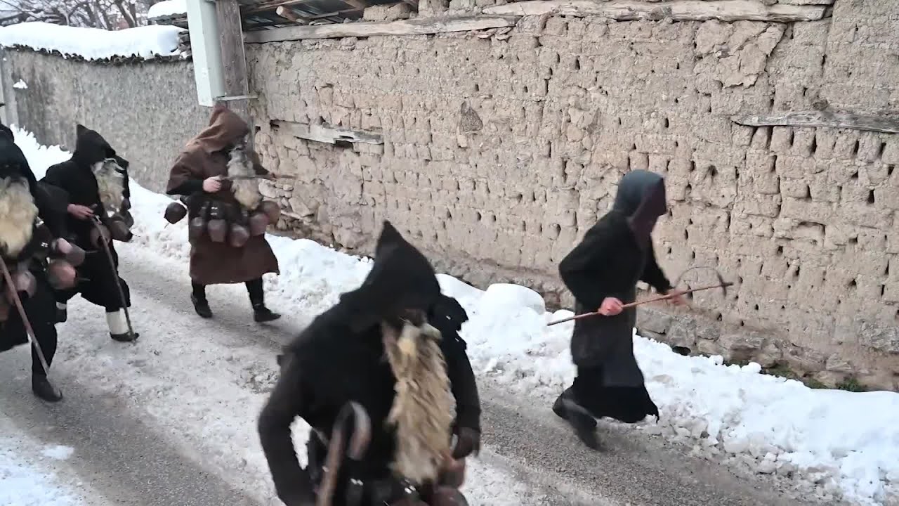 Уникатен древен обичај живее во тиквешијата: Џоломарите со векови ги бркаат лошите духови