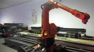 Eurobots.it- Robot usato Kuka KR30L15 con guida lineare Kr1500 - KRC2 controller