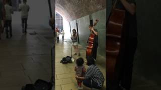 Street Performers Thames Bank