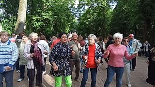 ТАНЦЫ 💃💃 для пенсионеров в парке Культуры и отдыха 04.06.23  г. Калуга #танцы