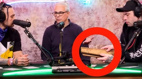 FEDEZ GURU INDIANO GLI LEGGE LE FOGLIE DEL DESTINO FEDEZ RIVELAZIONI
